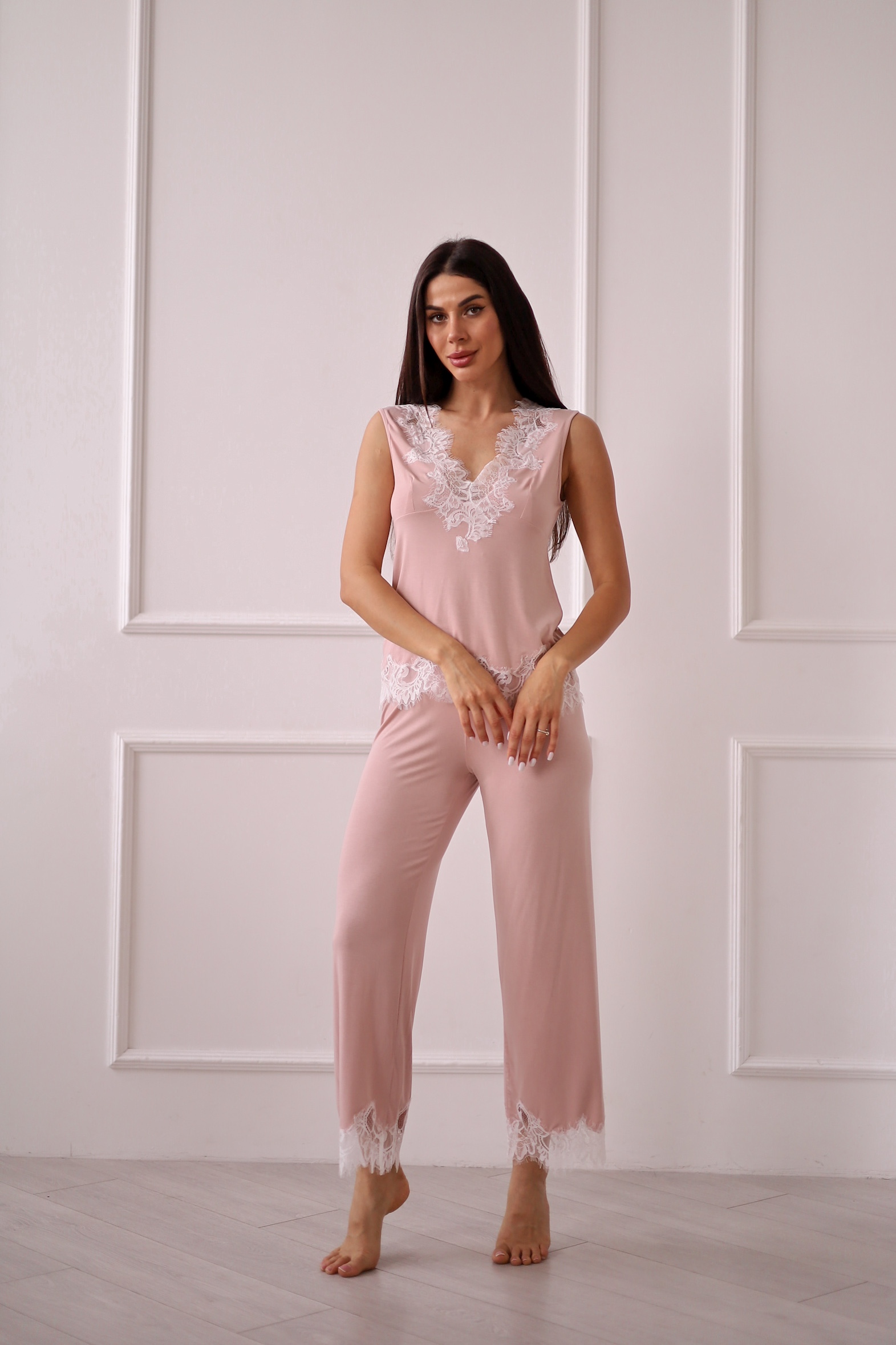 Штани з мікромодалу Veronica з мереживом