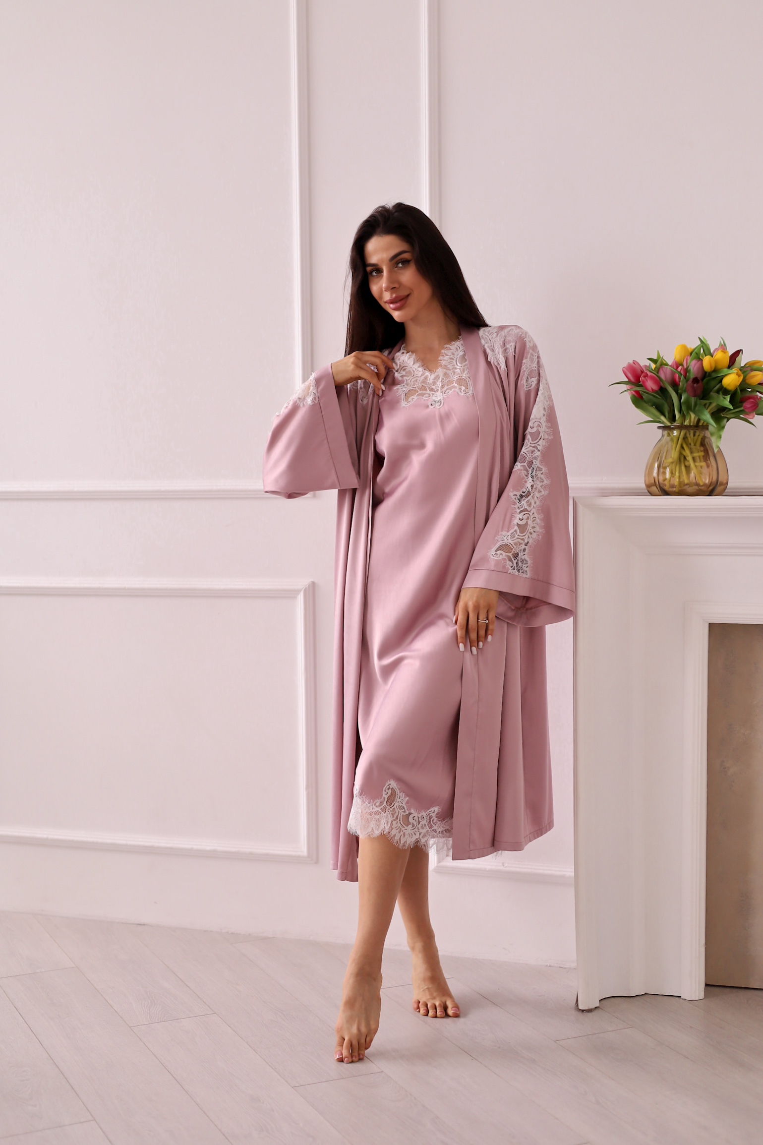Шовковий халат Veronica з мереживом